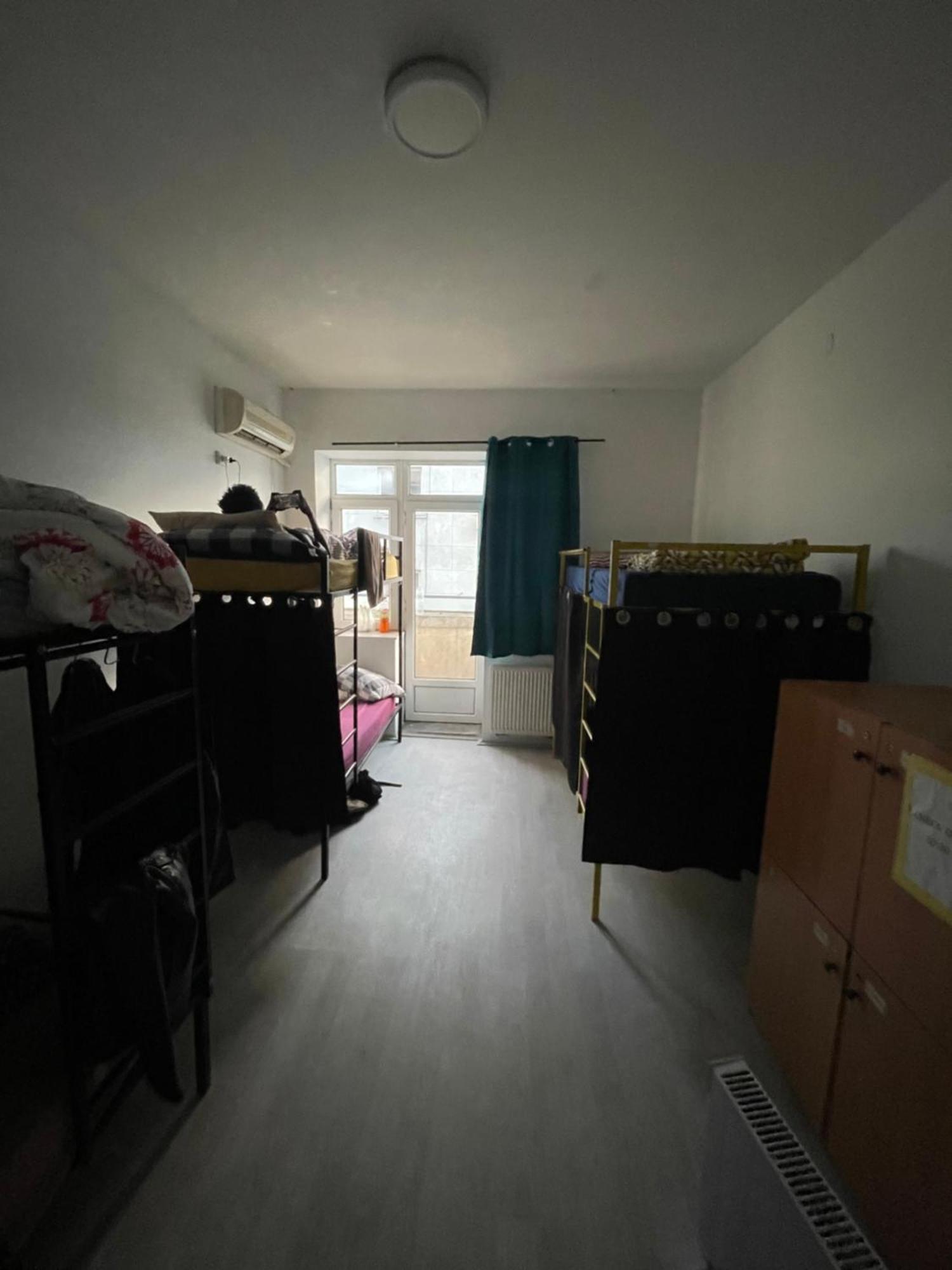 Newborn Center Hostel All Day Free Coffee Pristina Exterior foto
